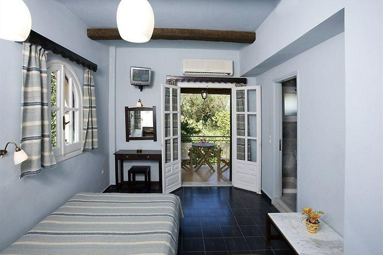 Yannis Servos Barbati Apartments Extérieur photo