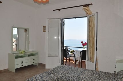 Yannis Servos Barbati Apartments Extérieur photo